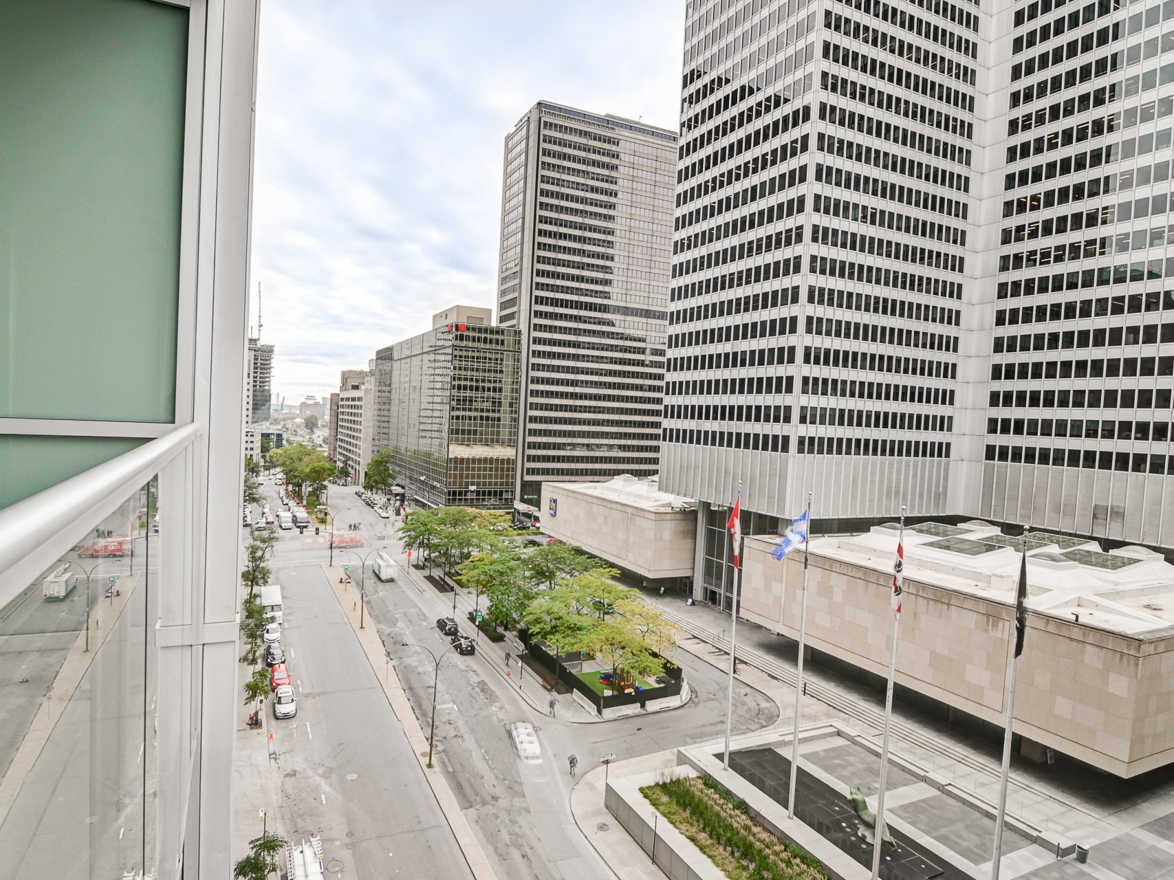 1225 Boul. Robert-Bourassa, Montréal (Ville-Marie), Quebec H3B9A9, 2 Chambres Chambres, 6 Chambres Chambres,1 Salle de bainsSalle de bain,Résidentiel,À vendre,Boul. Robert-Bourassa,26239667