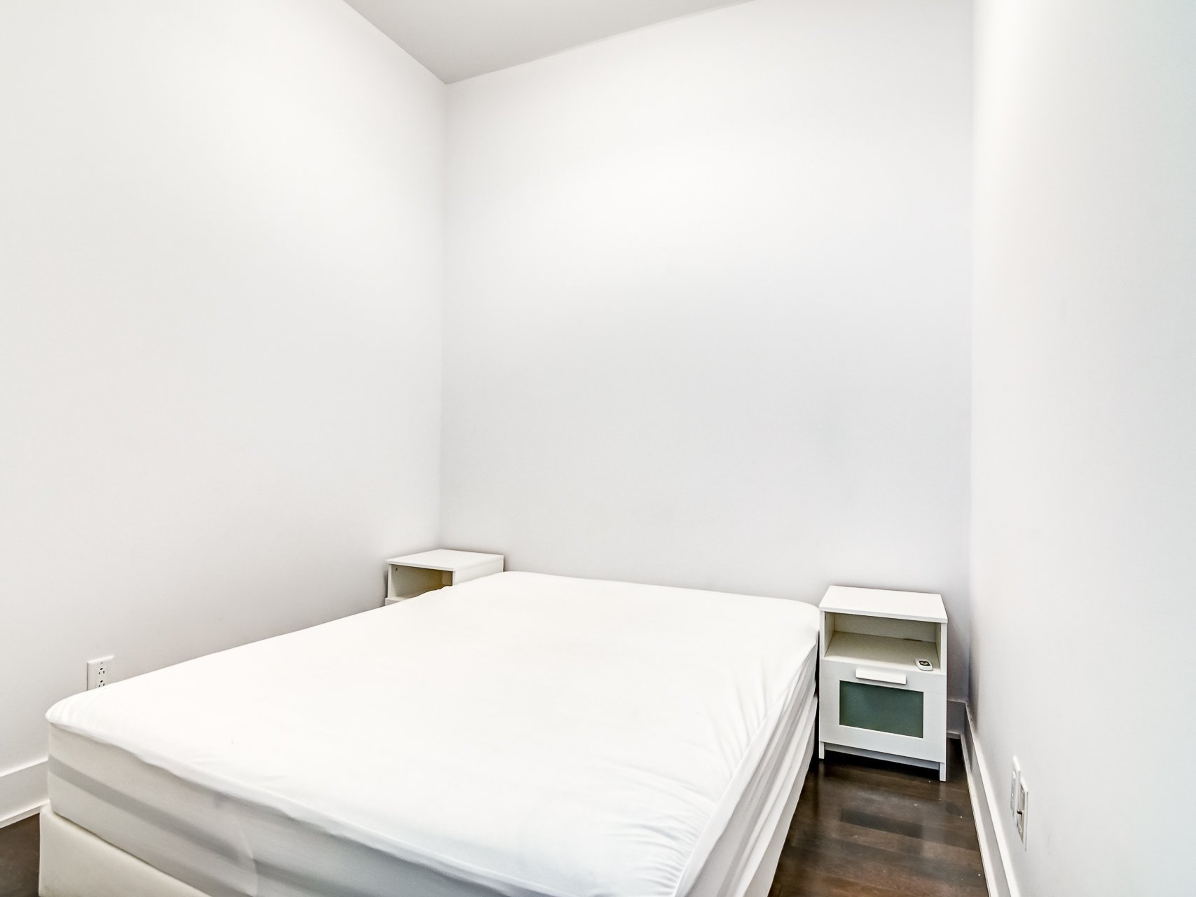 1225 Boul. Robert-Bourassa, Montréal (Ville-Marie), Quebec H3B9A9, 2 Chambres Chambres, 6 Chambres Chambres,1 Salle de bainsSalle de bain,Résidentiel,À vendre,Boul. Robert-Bourassa,26239667