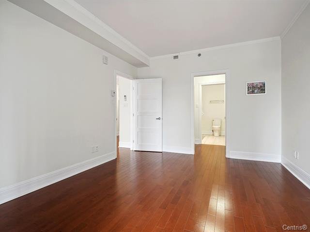 2865 Av. du Cosmodôme, Laval (Chomedey), Quebec H7T0G6, 2 Bedrooms Bedrooms, 7 Rooms Rooms,2 BathroomsBathrooms,Residential,For Sale,Av. du Cosmodôme,25239600