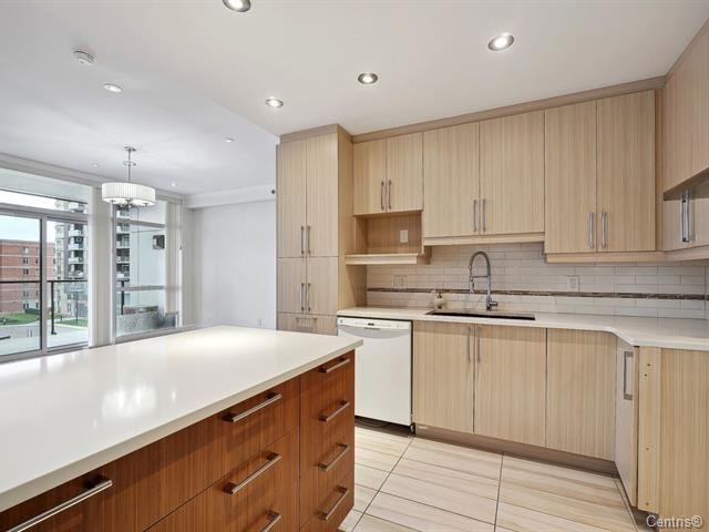 2865 Av. du Cosmodôme, Laval (Chomedey), Quebec H7T0G6, 2 Bedrooms Bedrooms, 7 Rooms Rooms,2 BathroomsBathrooms,Residential,For Sale,Av. du Cosmodôme,25239600