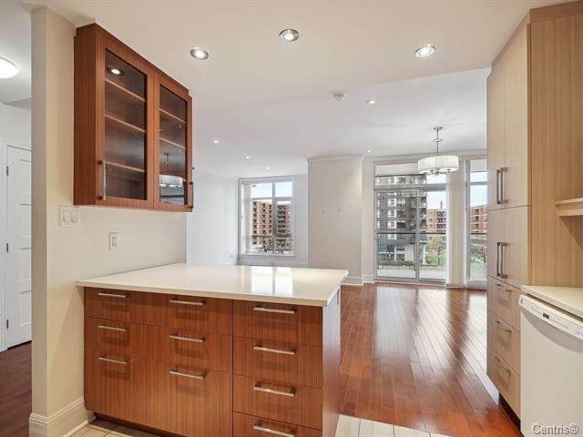 2865 Av. du Cosmodôme, Laval (Chomedey), Quebec H7T0G6, 2 Bedrooms Bedrooms, 7 Rooms Rooms,2 BathroomsBathrooms,Residential,For Sale,Av. du Cosmodôme,25239600