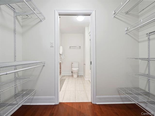 2865 Av. du Cosmodôme, Laval (Chomedey), Quebec H7T0G6, 2 Bedrooms Bedrooms, 7 Rooms Rooms,2 BathroomsBathrooms,Residential,For Sale,Av. du Cosmodôme,25239600