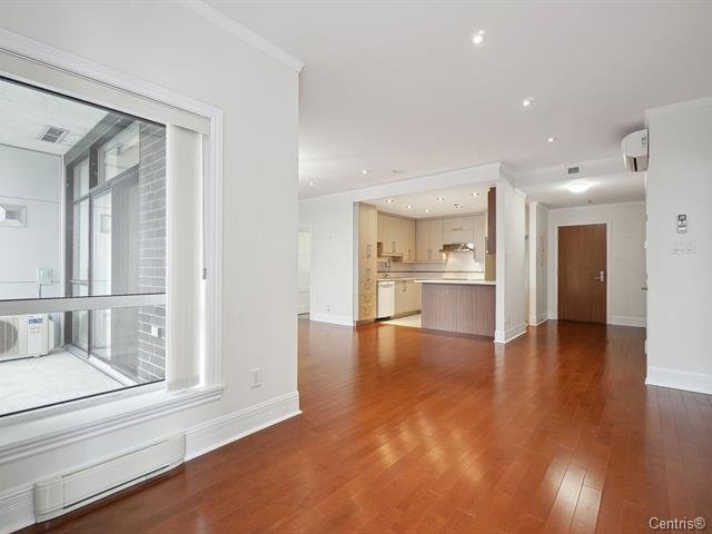 2865 Av. du Cosmodôme, Laval (Chomedey), Quebec H7T0G6, 2 Bedrooms Bedrooms, 7 Rooms Rooms,2 BathroomsBathrooms,Residential,For Sale,Av. du Cosmodôme,25239600