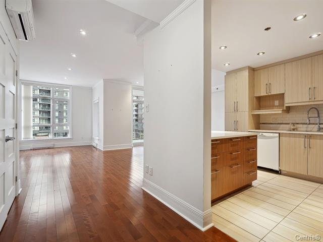 2865 Av. du Cosmodôme, Laval (Chomedey), Quebec H7T0G6, 2 Bedrooms Bedrooms, 7 Rooms Rooms,2 BathroomsBathrooms,Residential,For Sale,Av. du Cosmodôme,25239600