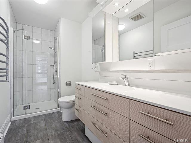 2865 Av. du Cosmodôme, Laval (Chomedey), Quebec H7T0G6, 2 Bedrooms Bedrooms, 7 Rooms Rooms,2 BathroomsBathrooms,Residential,For Sale,Av. du Cosmodôme,25239600