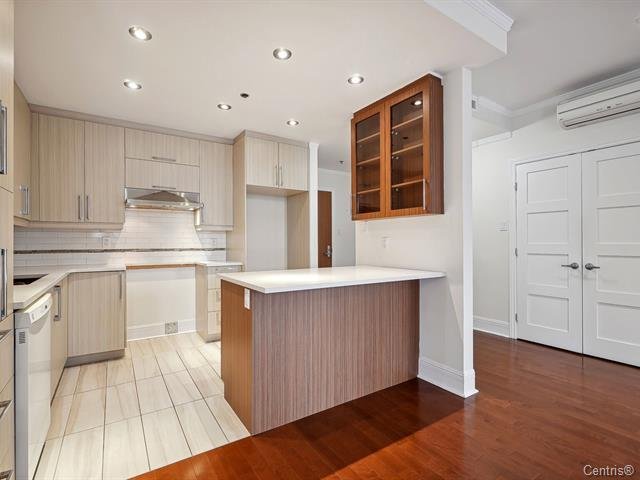 2865 Av. du Cosmodôme, Laval (Chomedey), Quebec H7T0G6, 2 Bedrooms Bedrooms, 7 Rooms Rooms,2 BathroomsBathrooms,Residential,For Sale,Av. du Cosmodôme,25239600