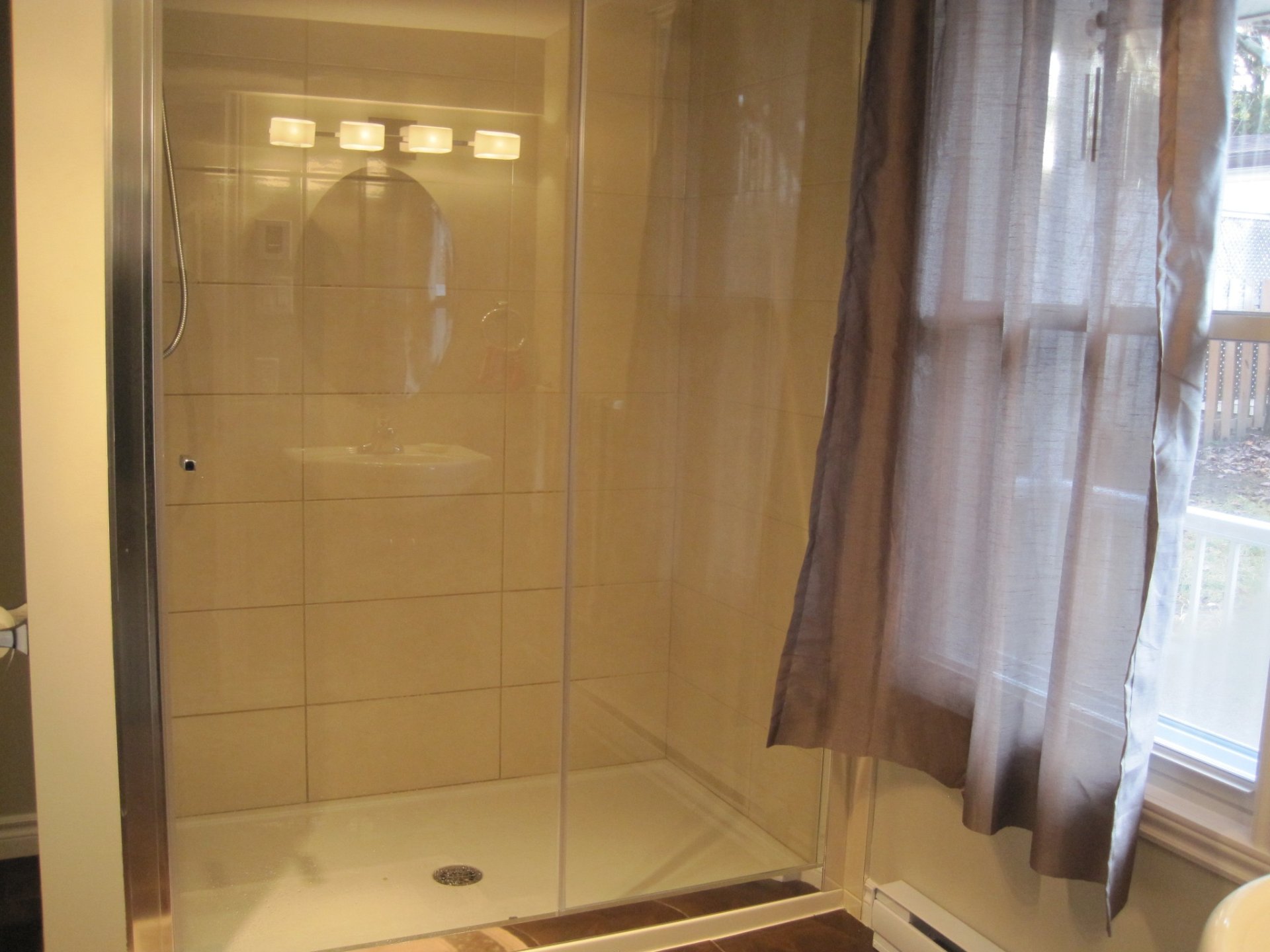 496 Rue Latour, Saint-Jérôme, Quebec J6Z1H8, 1 Bedroom Bedrooms, 3 Rooms Rooms,1 BathroomBathrooms,Multi-family (2 to 5 units),For Sale,Rue Latour,17036666