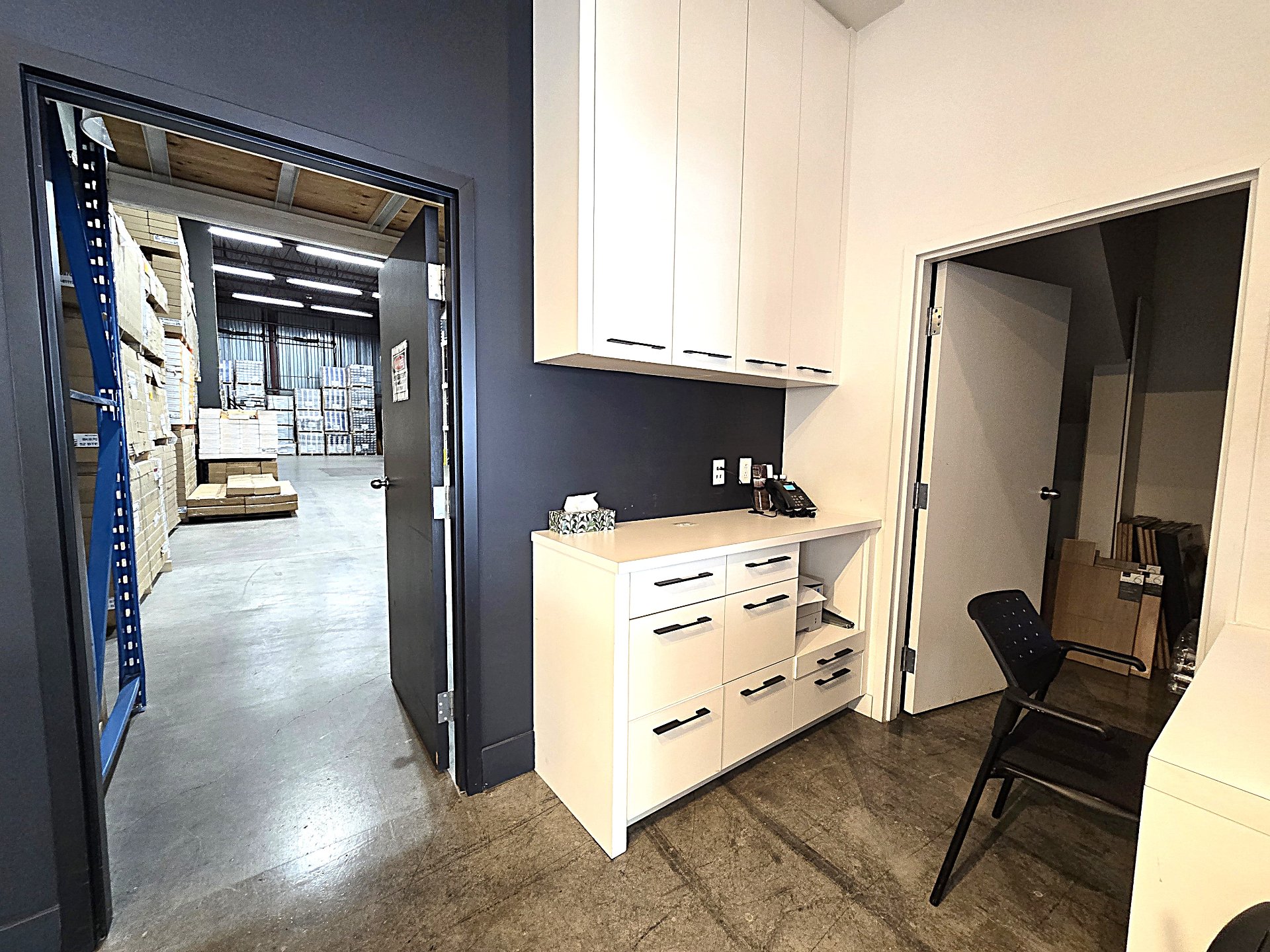 1645 Desserte Nord Laval (A-440) O., Laval (Chomedey), Quebec H7L3W3, ,Industriel,For Rent,Desserte Nord Laval (A-440) O.,20710019