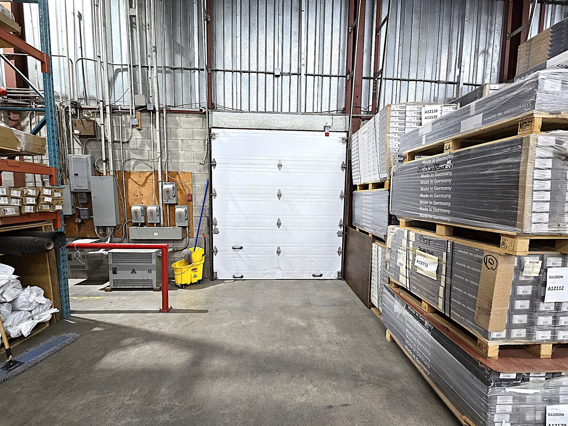 1645 Desserte Nord Laval (A-440) O., Laval (Chomedey), Quebec H7L3W3, ,Industriel,For Rent,Desserte Nord Laval (A-440) O.,20710019