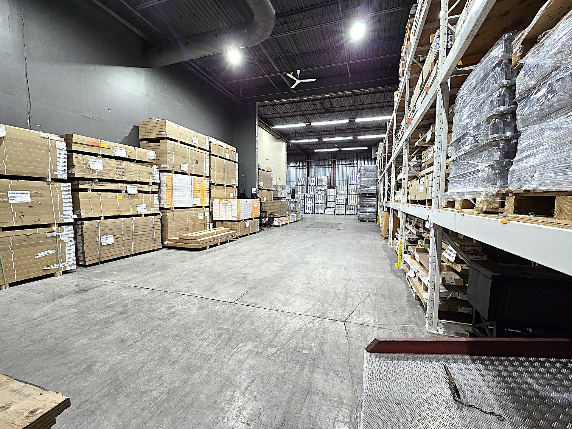 1645 Desserte Nord Laval (A-440) O., Laval (Chomedey), Quebec H7L3W3, ,Industriel,For Rent,Desserte Nord Laval (A-440) O.,20710019