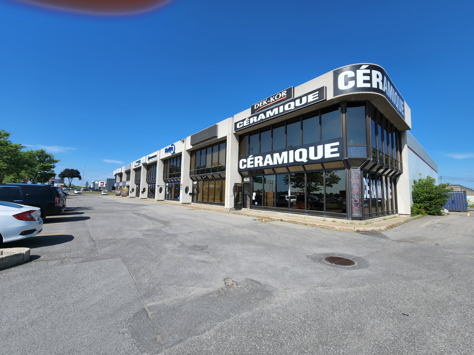 1641 Desserte Nord Laval (A-440) O., Laval (Chomedey), Quebec H7L3W3, ,Commercial,For Rent,Desserte Nord Laval (A-440) O.,10584565