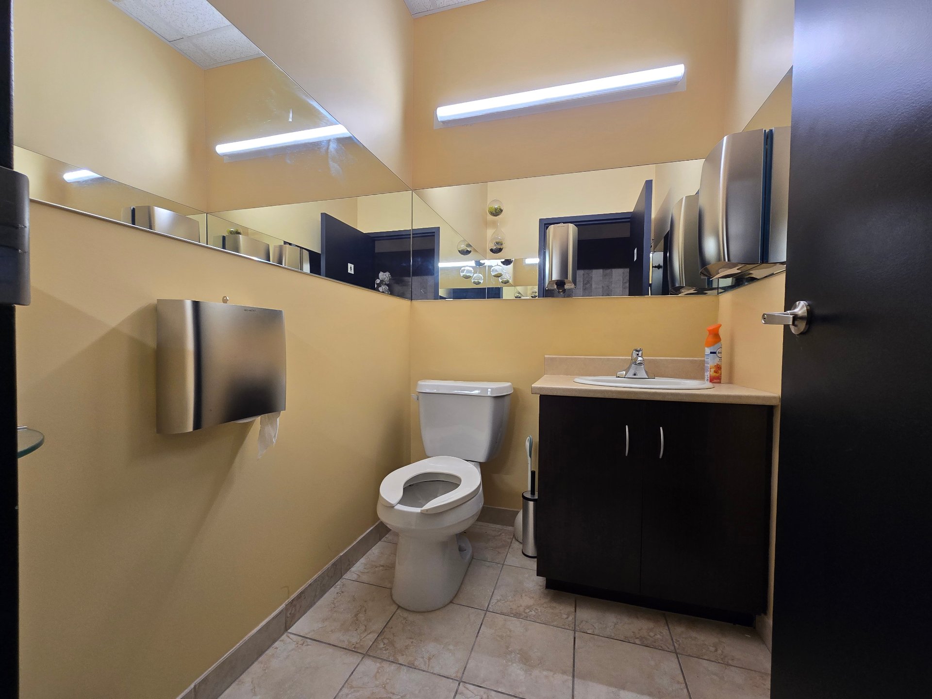 4629 Rue Louis-B.-Mayer, Laval (Chomedey), Quebec H7P6G5, ,Industriel,For Rent,Rue Louis-B.-Mayer,25693750