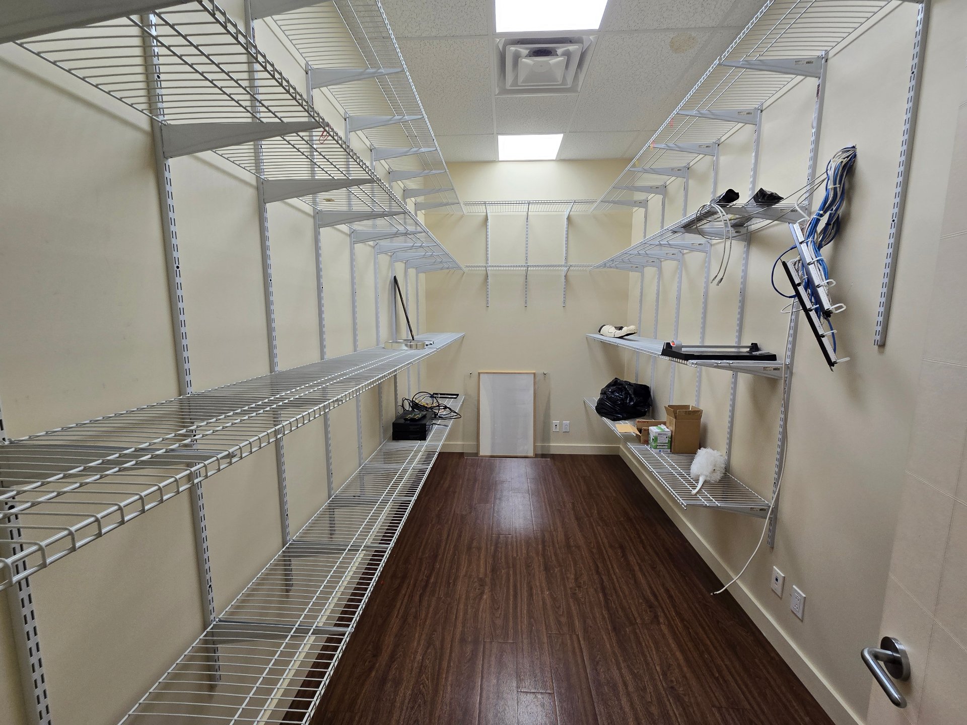 4629 Rue Louis-B.-Mayer, Laval (Chomedey), Quebec H7P6G5, ,Industriel,For Rent,Rue Louis-B.-Mayer,25693750