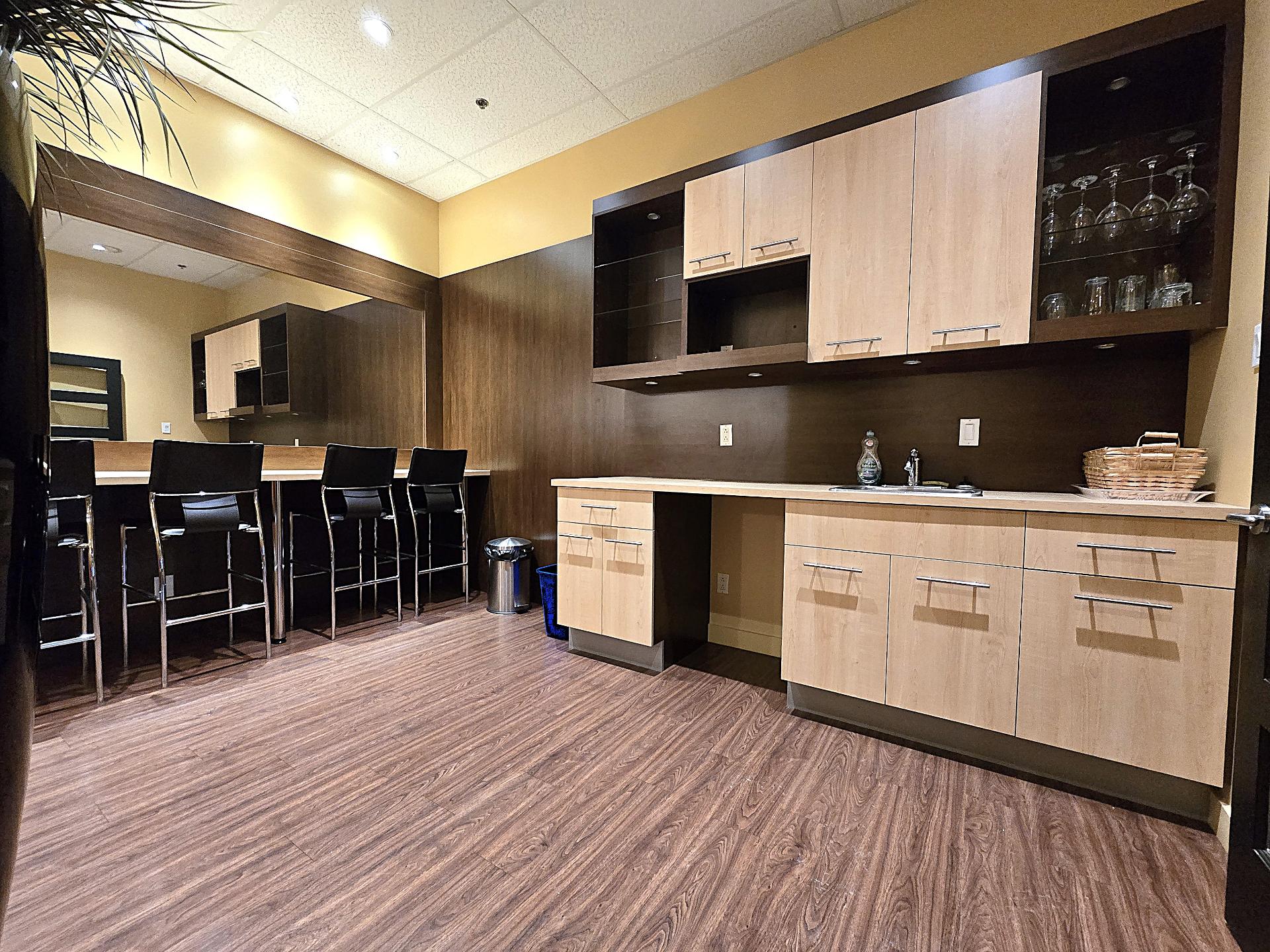 4629 Rue Louis-B.-Mayer, Laval (Chomedey), Quebec H7P6G5, ,Industriel,For Rent,Rue Louis-B.-Mayer,25693750