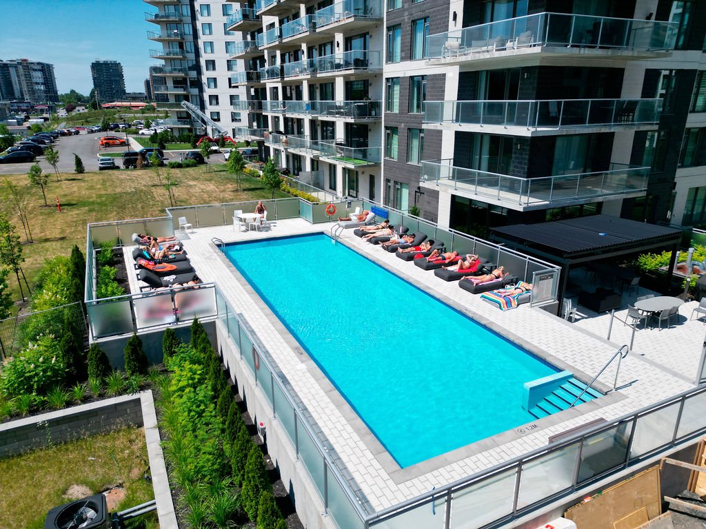 3671 Av. Jean-Béraud, Laval (Chomedey), Quebec H7T0S3, 2 Chambres Chambres, 10 Chambres Chambres,2 Salle de bainSalle de bain,Résidentiel,À vendre,Av. Jean-Béraud,26322888