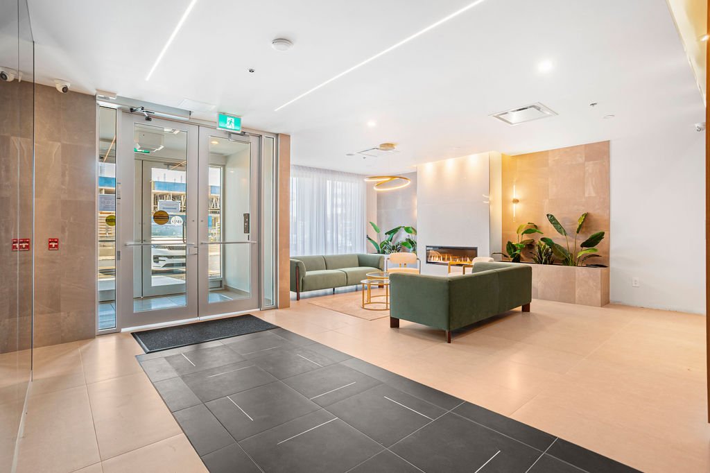 3671 Av. Jean-Béraud, Laval (Chomedey), Quebec H7T0S3, 2 Chambres Chambres, 10 Chambres Chambres,2 Salle de bainSalle de bain,Résidentiel,À vendre,Av. Jean-Béraud,26322888