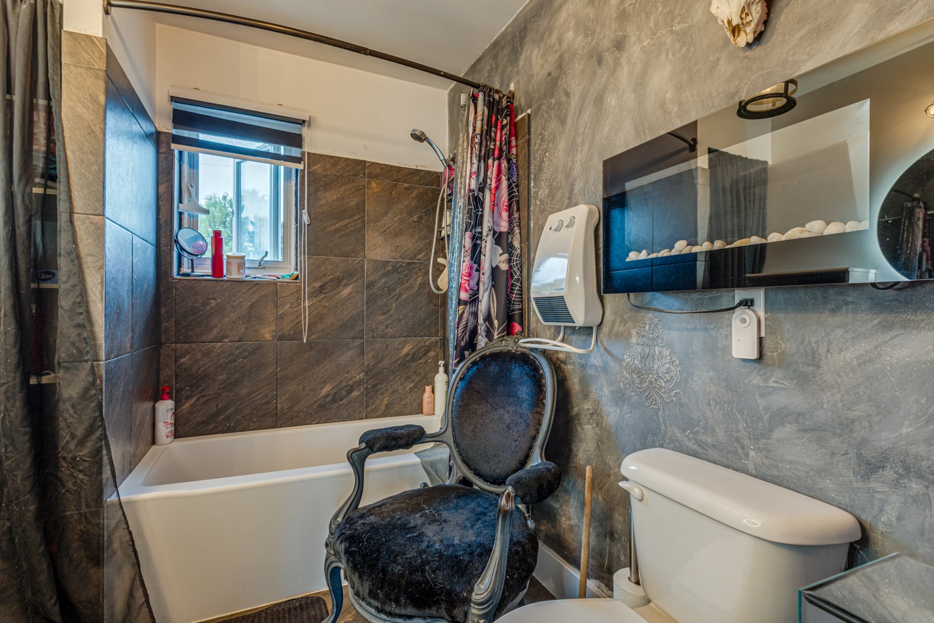 206 1re Avenue, Sainte-Anne-des-Plaines, Quebec J5N0A7, 4 Bedrooms Bedrooms, 10 Rooms Rooms,2 BathroomsBathrooms,Residential,For Sale,1re Avenue,21392332