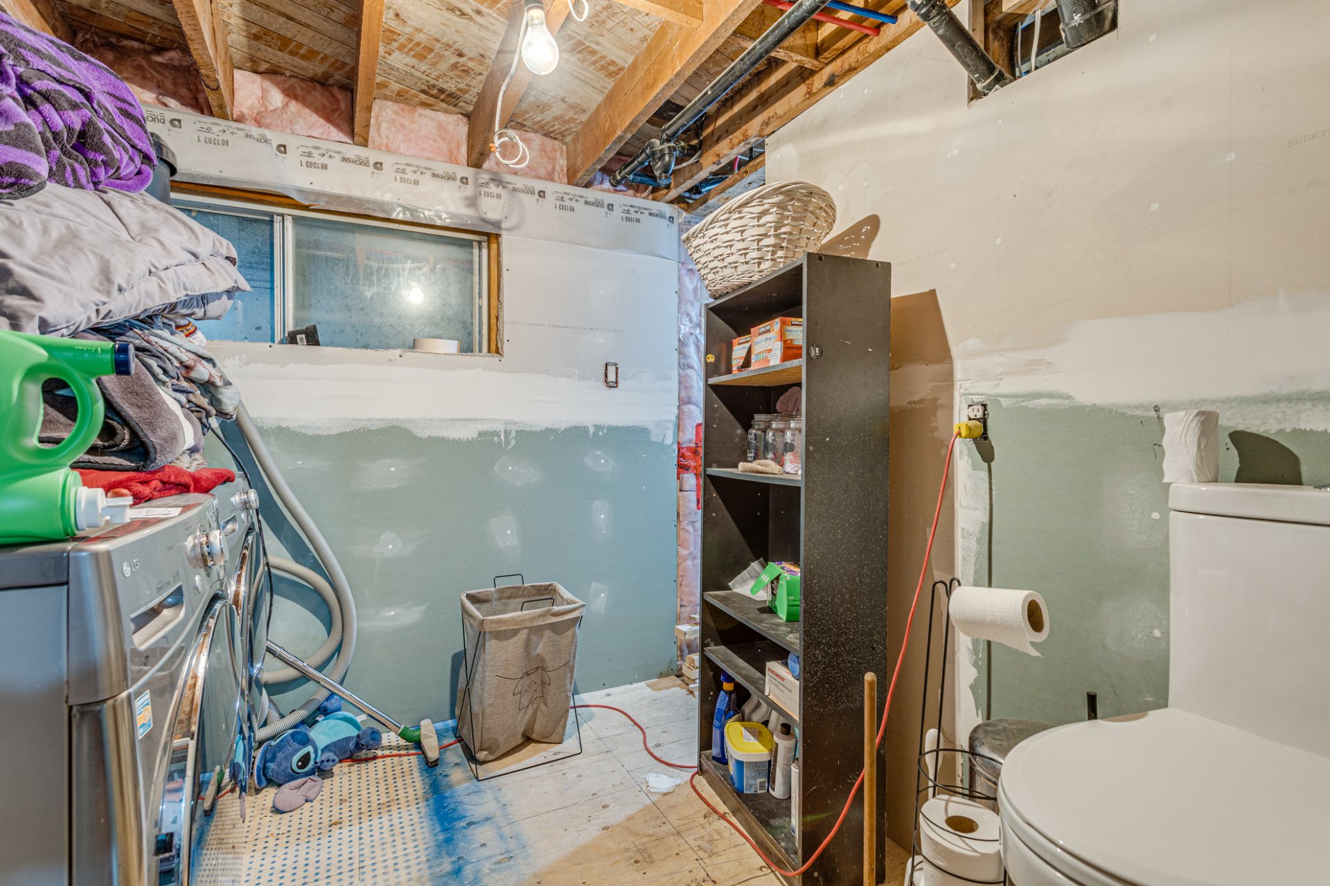 206 1re Avenue, Sainte-Anne-des-Plaines, Quebec J5N0A7, 4 Bedrooms Bedrooms, 10 Rooms Rooms,2 BathroomsBathrooms,Residential,For Sale,1re Avenue,21392332