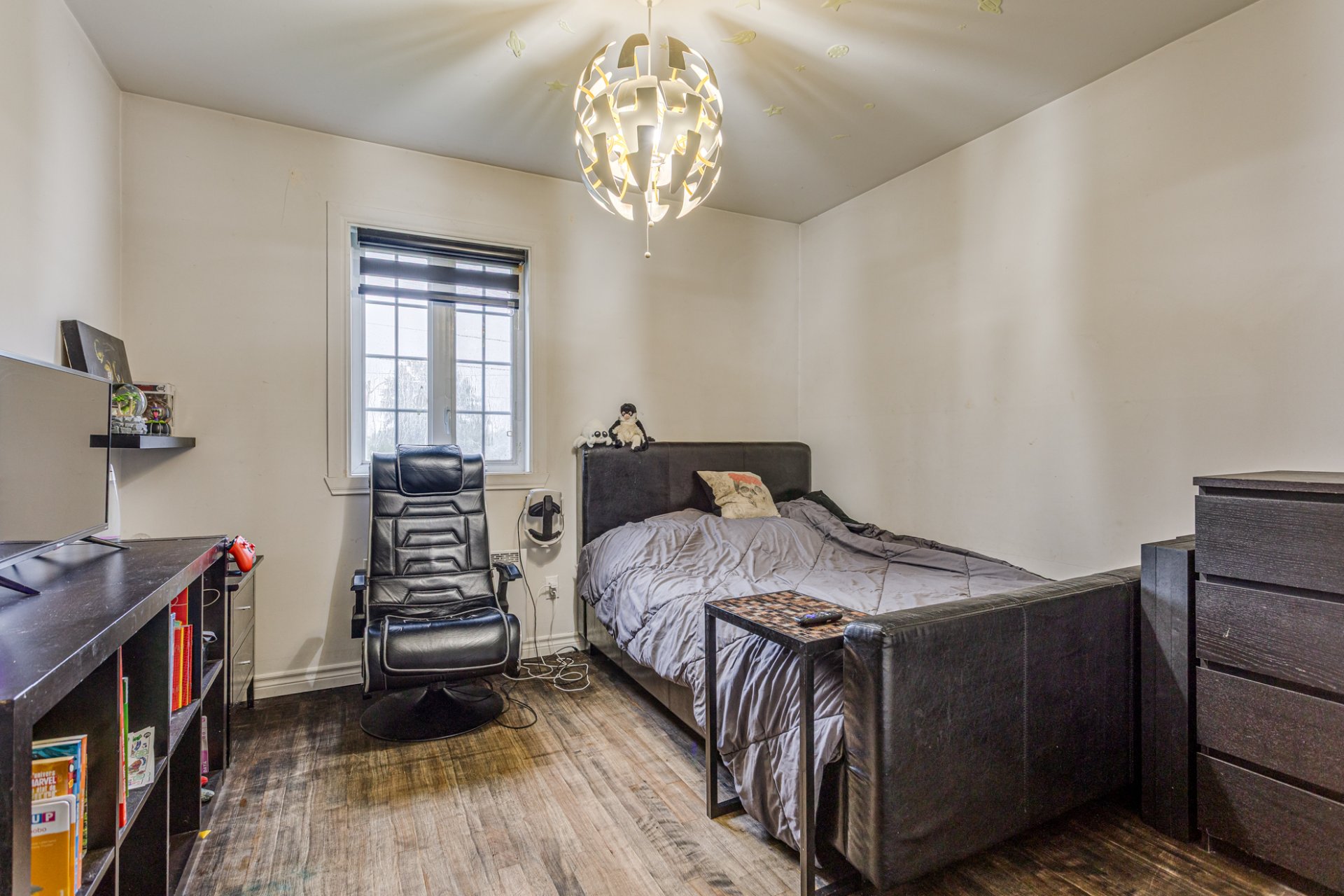 206 1re Avenue, Sainte-Anne-des-Plaines, Quebec J5N0A7, 4 Bedrooms Bedrooms, 10 Rooms Rooms,2 BathroomsBathrooms,Residential,For Sale,1re Avenue,21392332