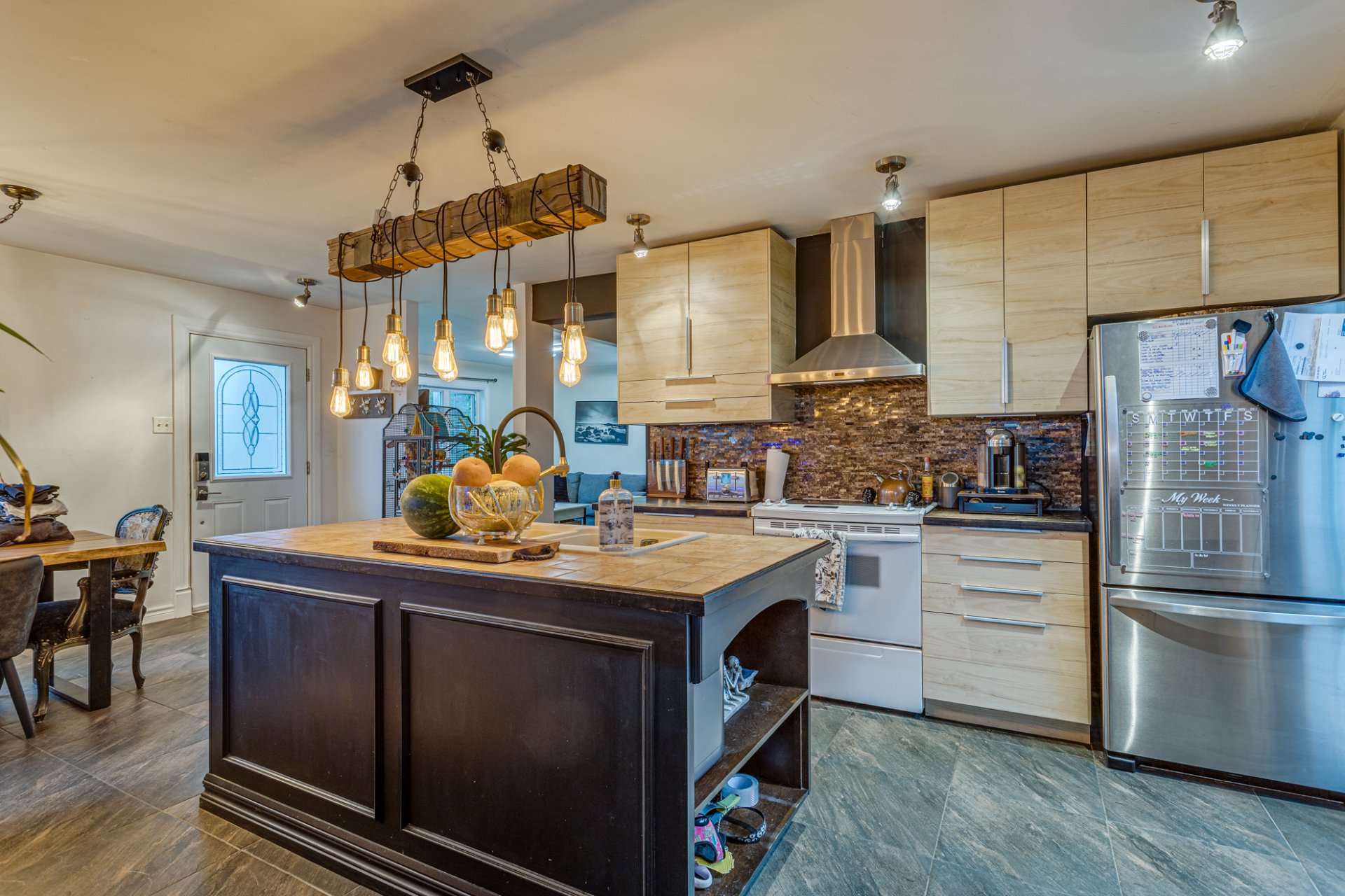 206 1re Avenue, Sainte-Anne-des-Plaines, Quebec J5N0A7, 4 Bedrooms Bedrooms, 10 Rooms Rooms,2 BathroomsBathrooms,Residential,For Sale,1re Avenue,21392332