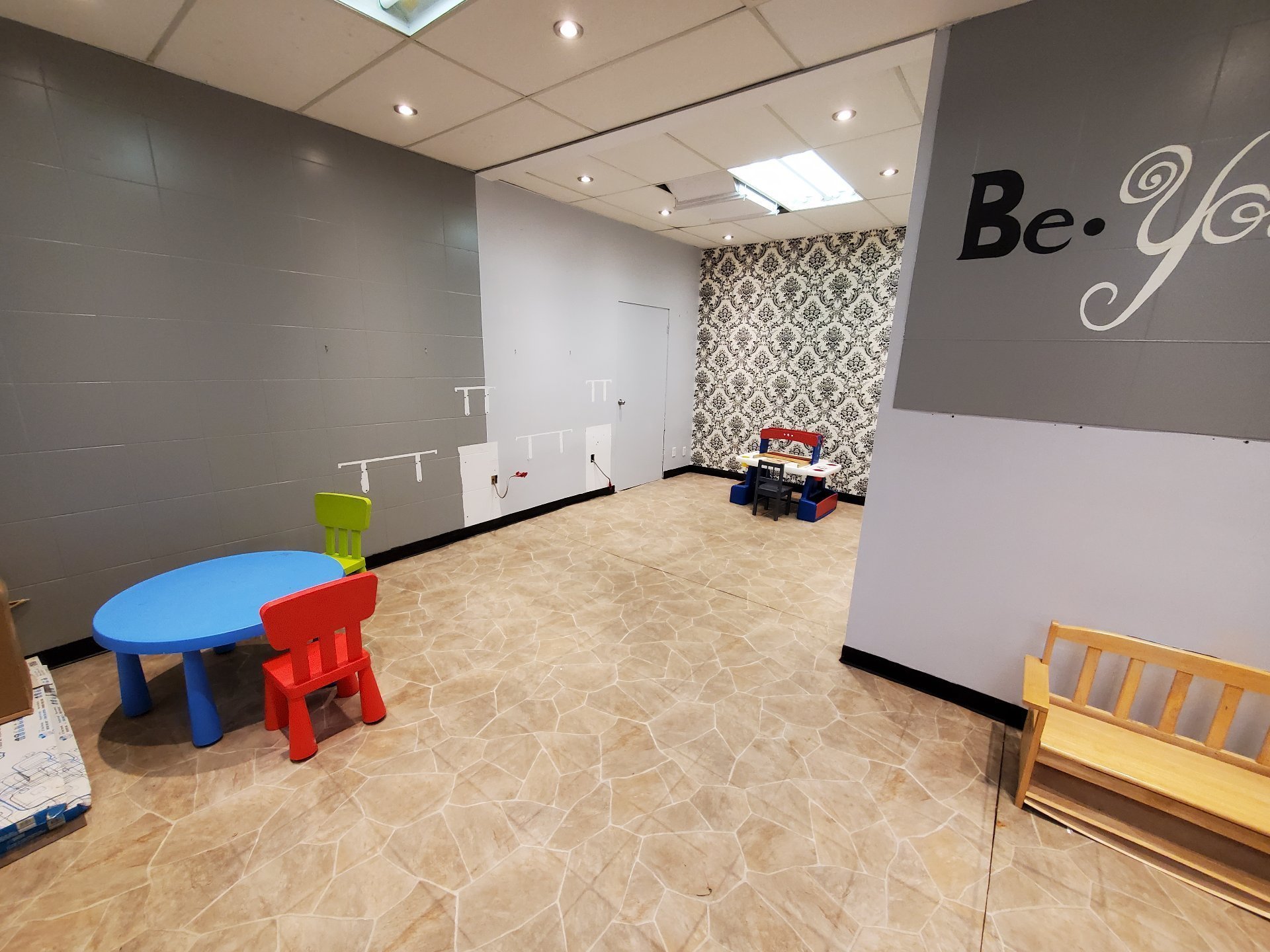 6955 Rue Jarry E. 6995, Montréal (Saint-Léonard), Quebec H1P3B5, ,Commercial,For Sale,Rue Jarry E.,18573622