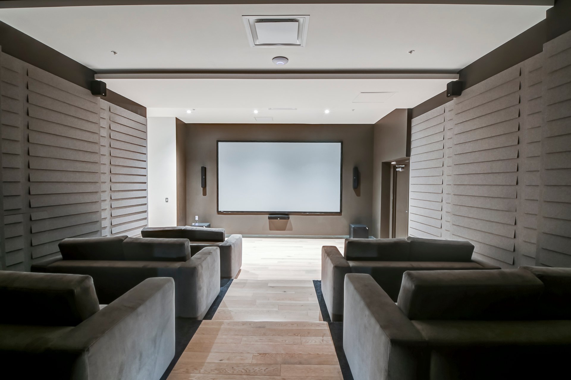 1210 Rue Jeanne-Mance, Montréal (Ville-Marie), Quebec H2X1M1, 1 Bedroom Bedrooms, 4 Rooms Rooms,1 BathroomBathrooms,Residential,For Rent,Rue Jeanne-Mance,11509133