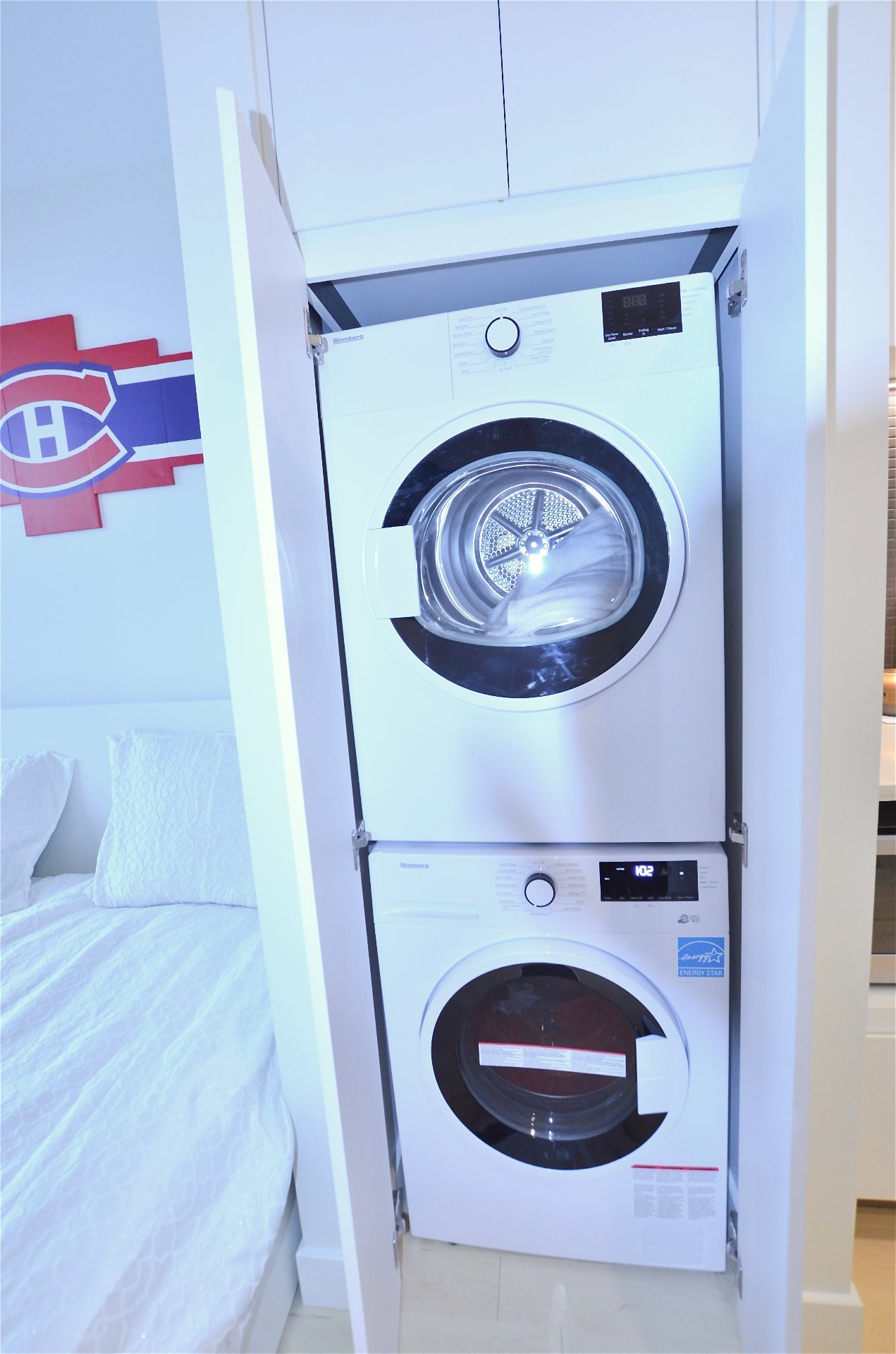 1210 Rue Jeanne-Mance, Montréal (Ville-Marie), Quebec H2X1M1, 1 Bedroom Bedrooms, 4 Rooms Rooms,1 BathroomBathrooms,Residential,For Rent,Rue Jeanne-Mance,11509133