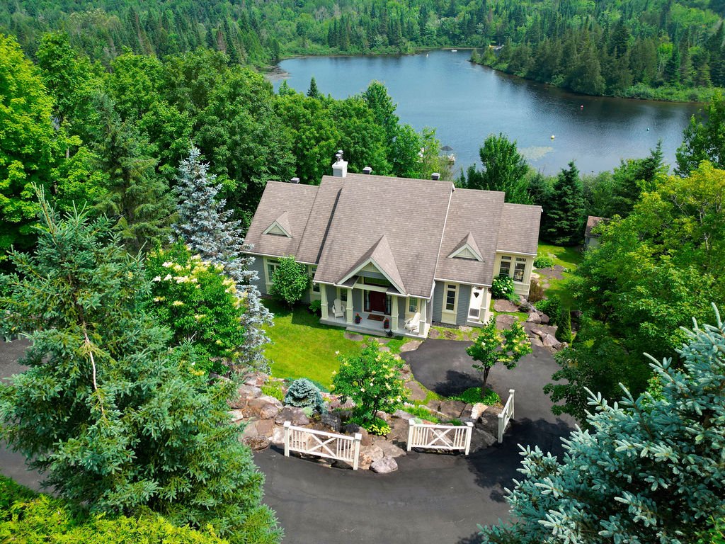 1056 Ch. Morgan, Saint-Adolphe-d'Howard, Quebec J0T2B2, 3 Bedrooms Bedrooms, 18 Rooms Rooms,2 BathroomsBathrooms,Residential,For Sale,Ch. Morgan,13125301