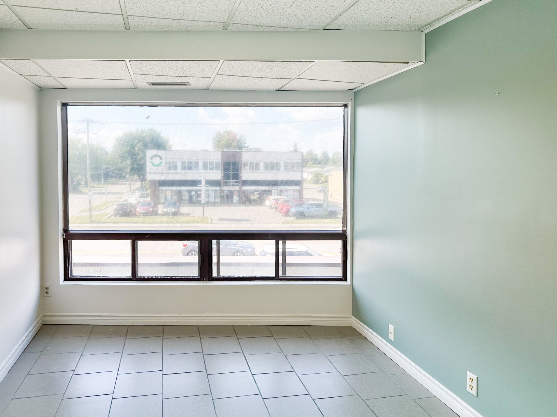 Commercial rental space/Office
                                                            
                                                            for rent Châteauguay
