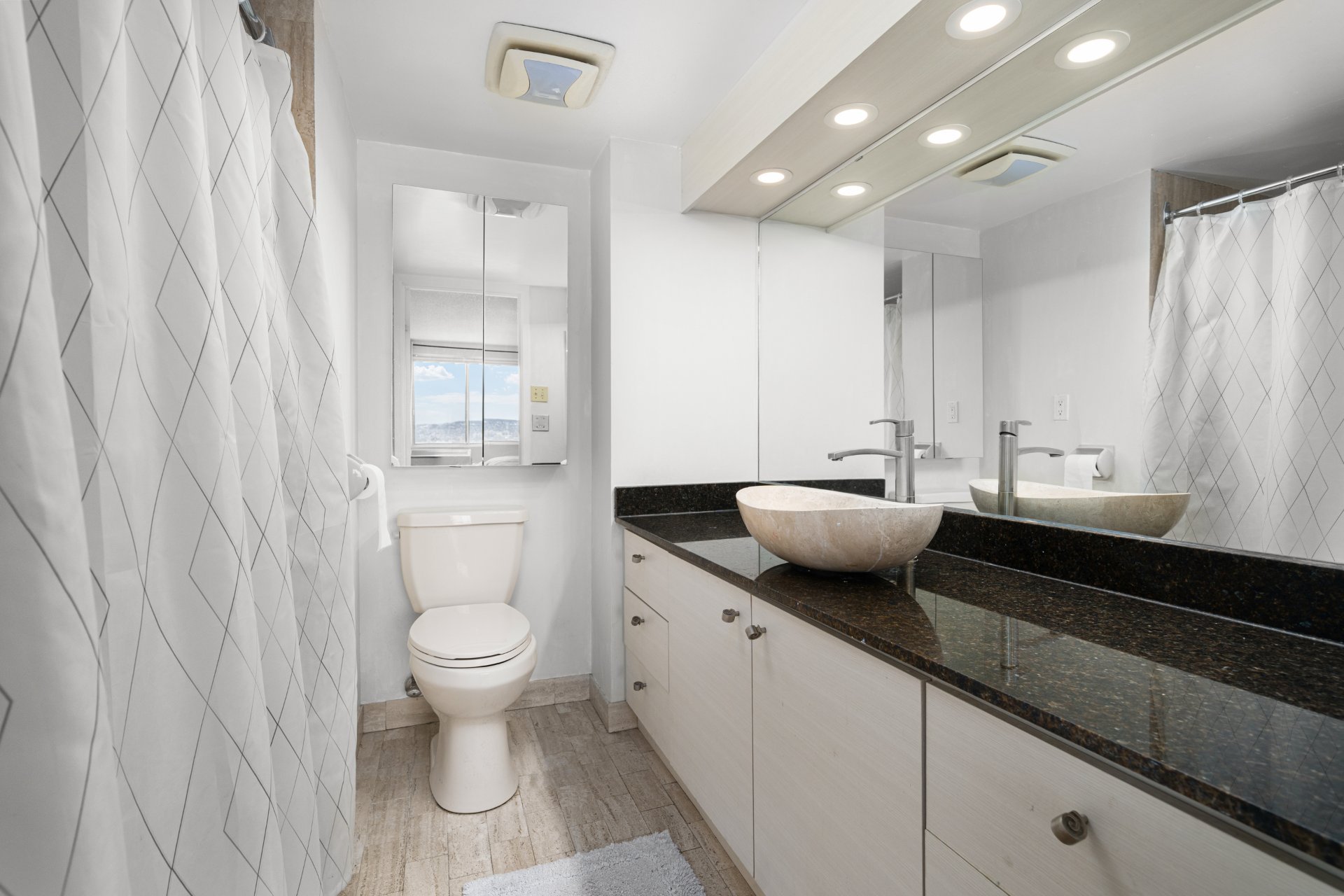 Ensuite bathroom