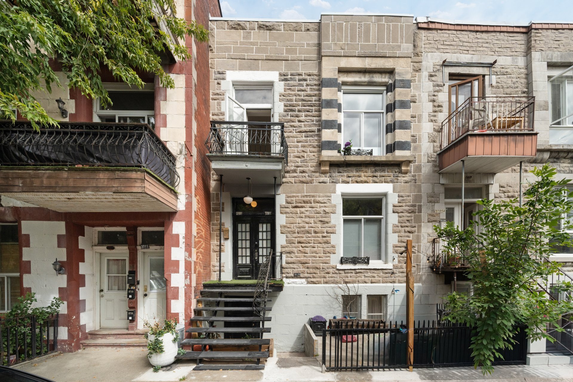 Triplex
                                                             for sale Montréal (Le Plateau-Mont-Royal)