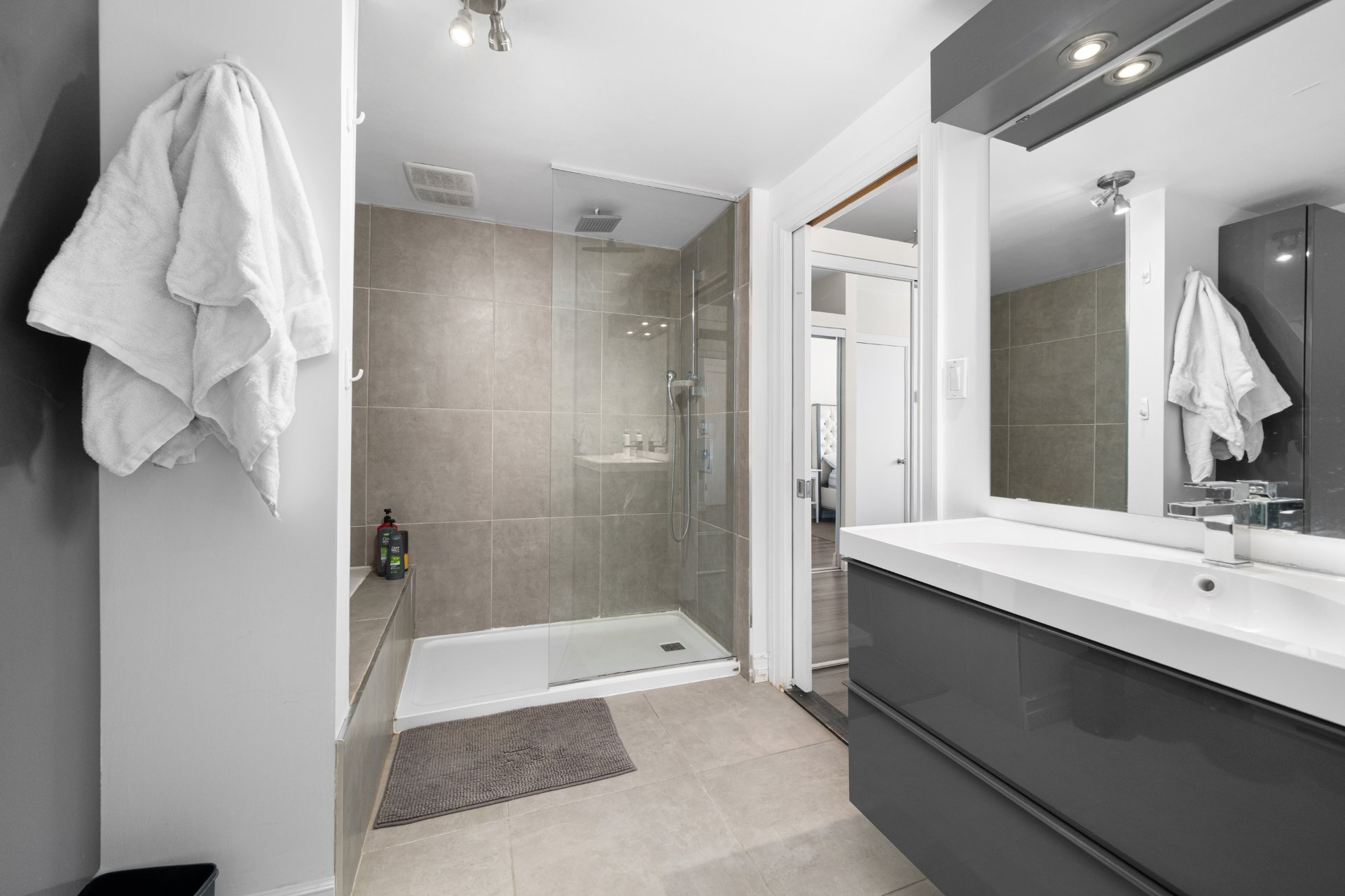 Ensuite bathroom