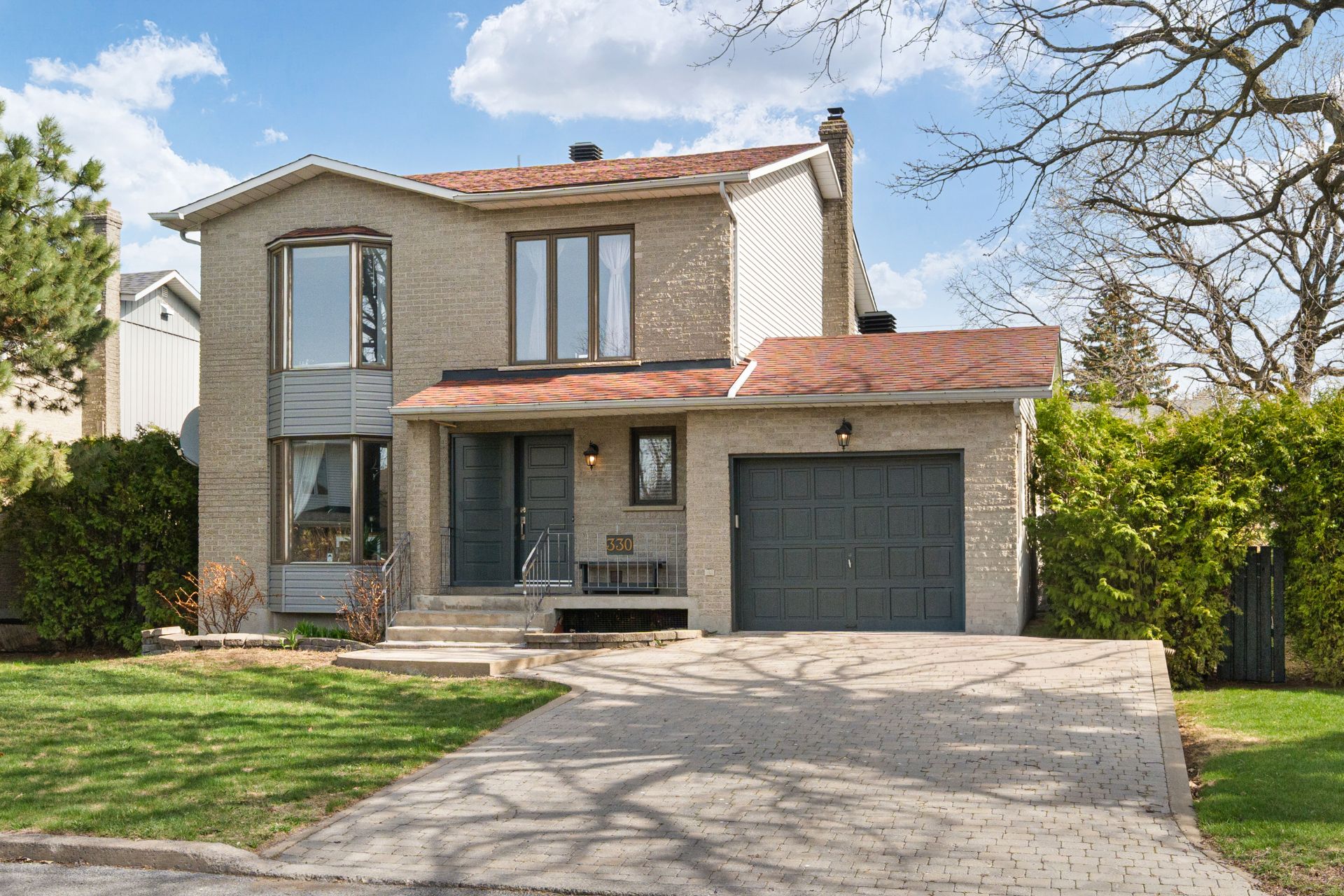 Two or more storey
                                                             for sale La Prairie
