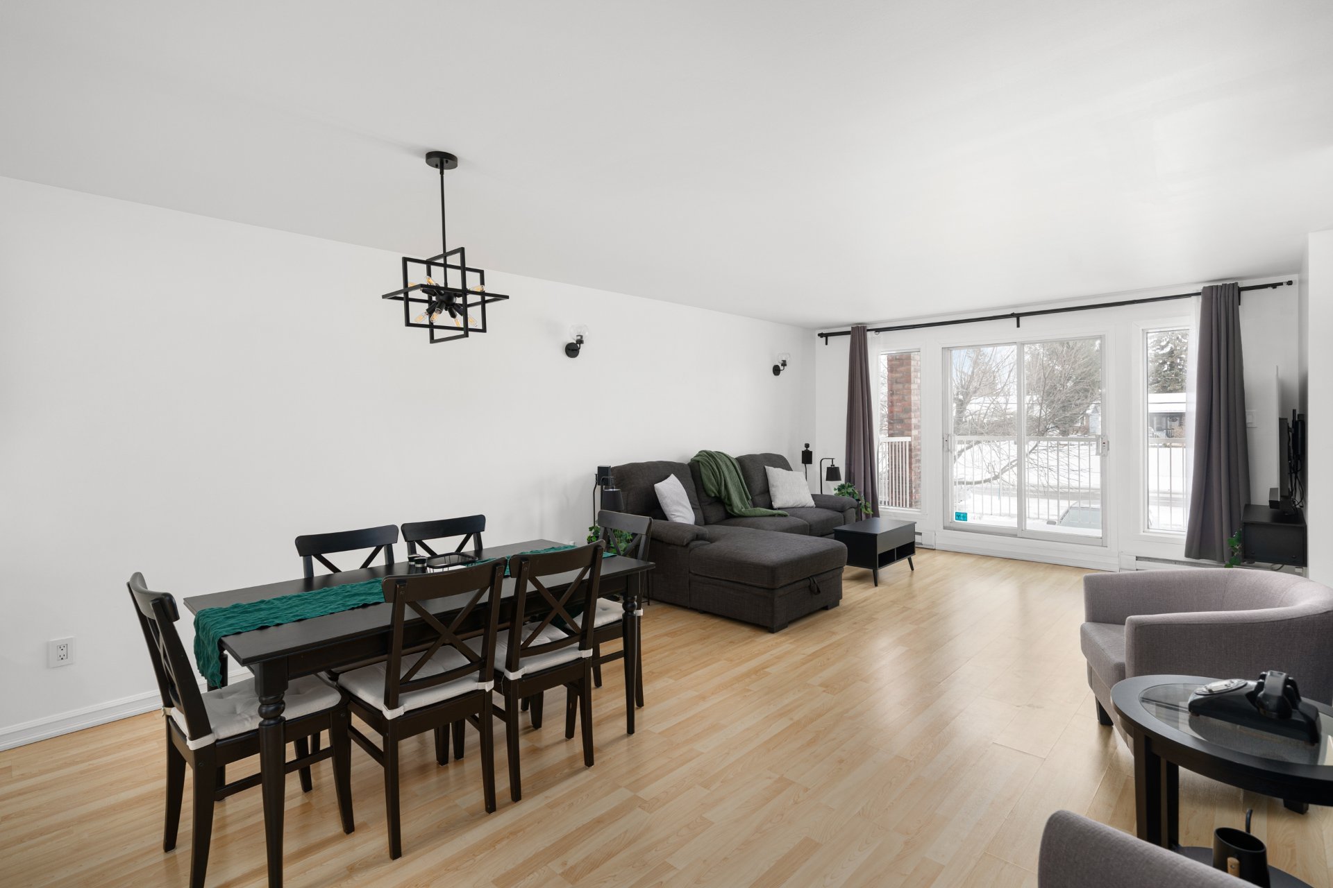 Apartment
                                                             for sale Vaudreuil-Dorion