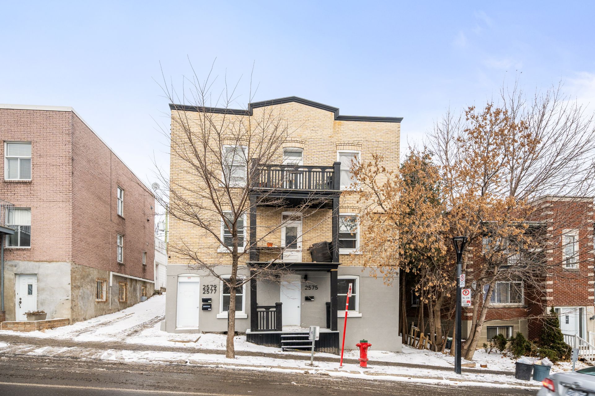 Triplex
                                                             for sale Montréal (Ville-Marie)