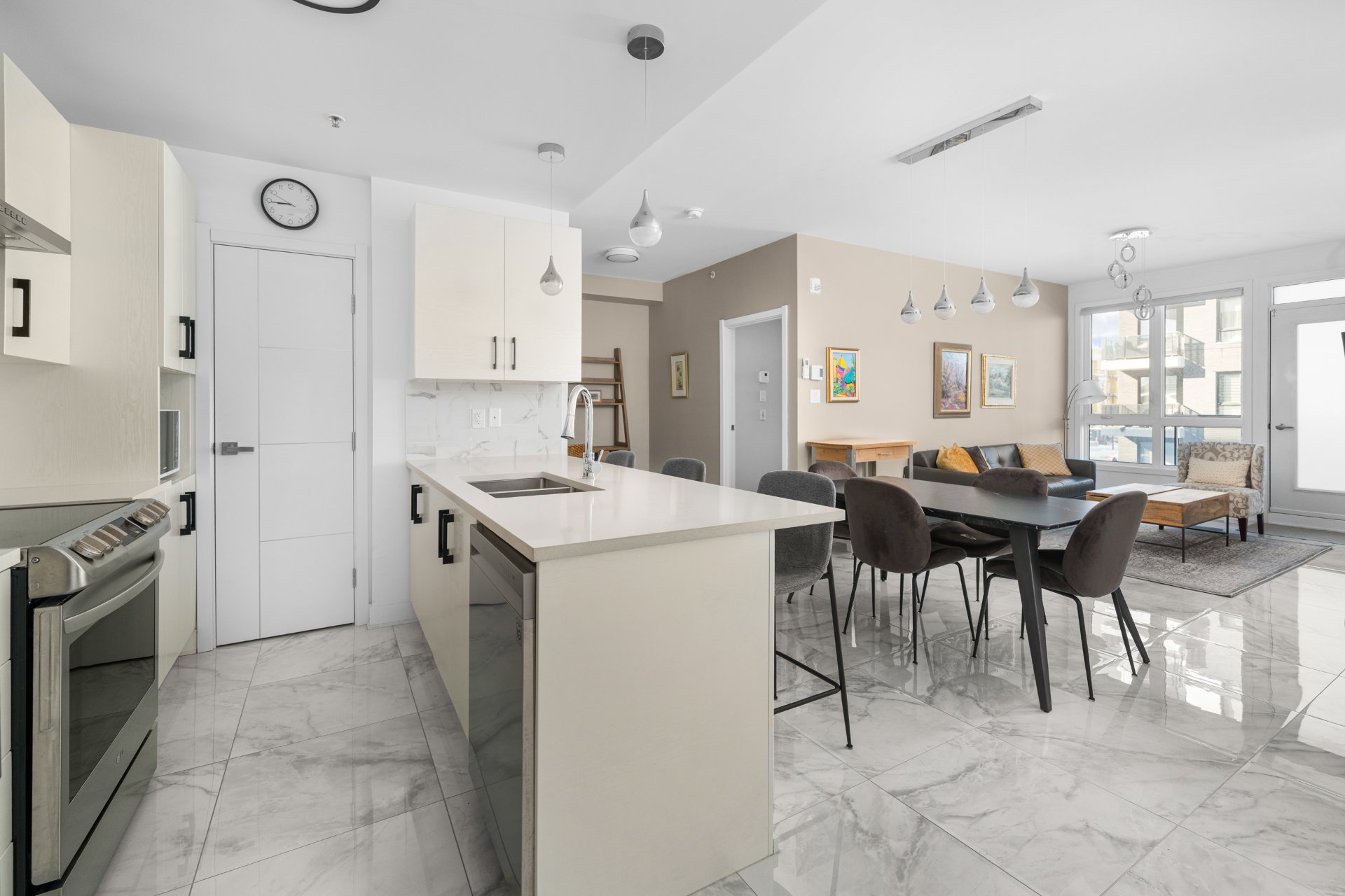 Apartment
                                                             for sale Montréal (Saint-Léonard)