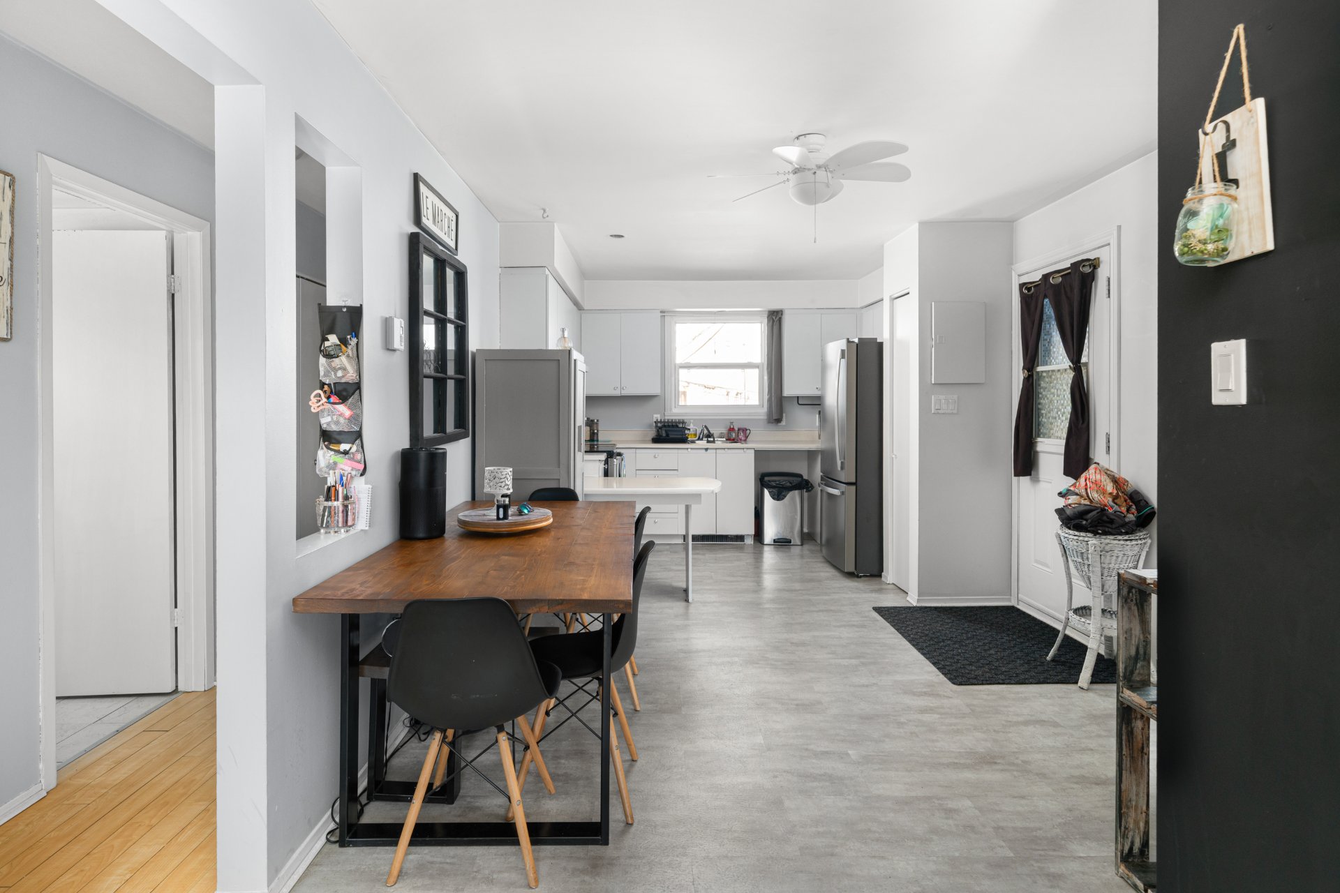 Apartment
                                                            
                                                            for rent Les Coteaux