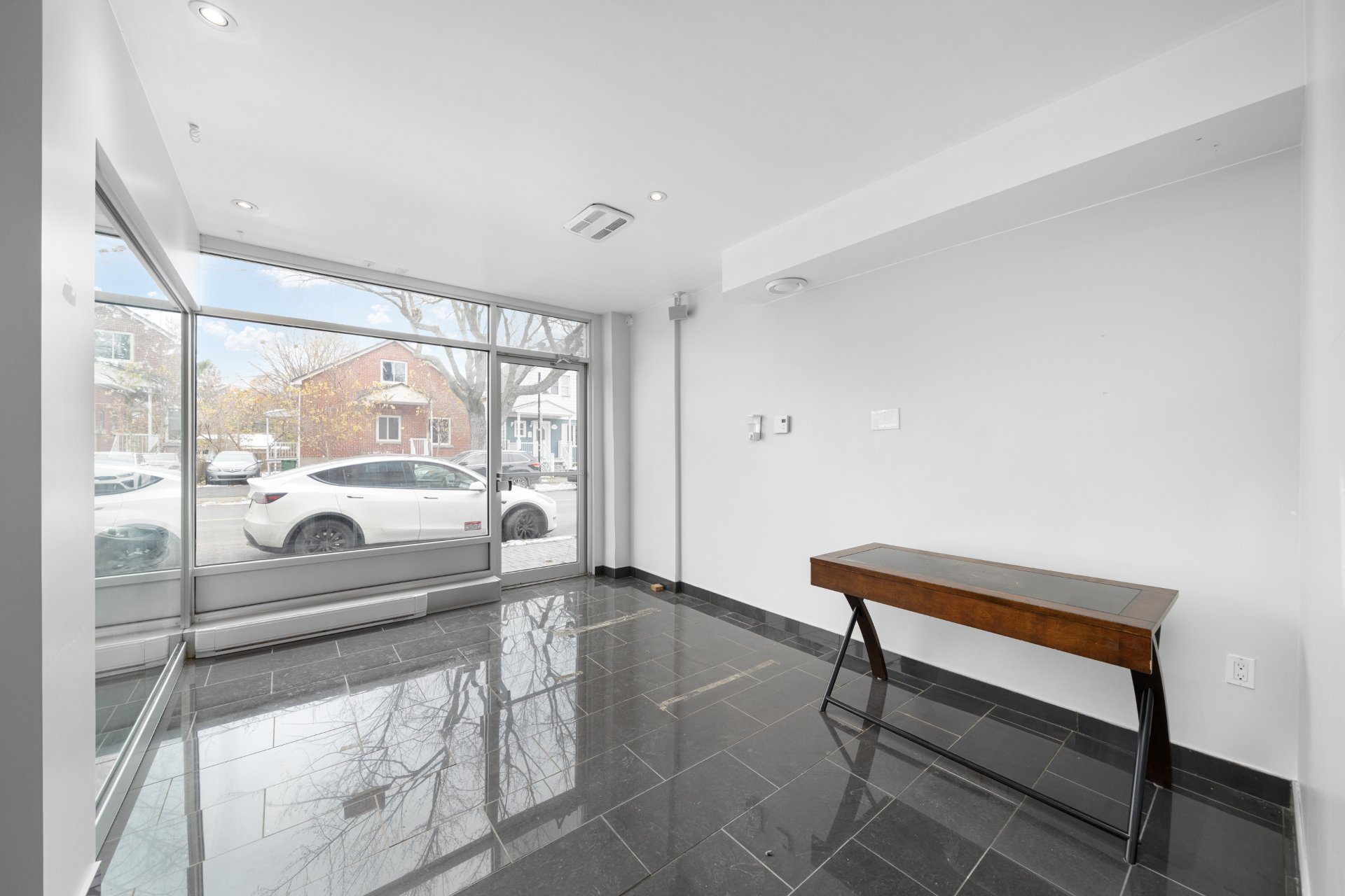 Commercial building/Office
                                                             for sale Montréal (LaSalle)