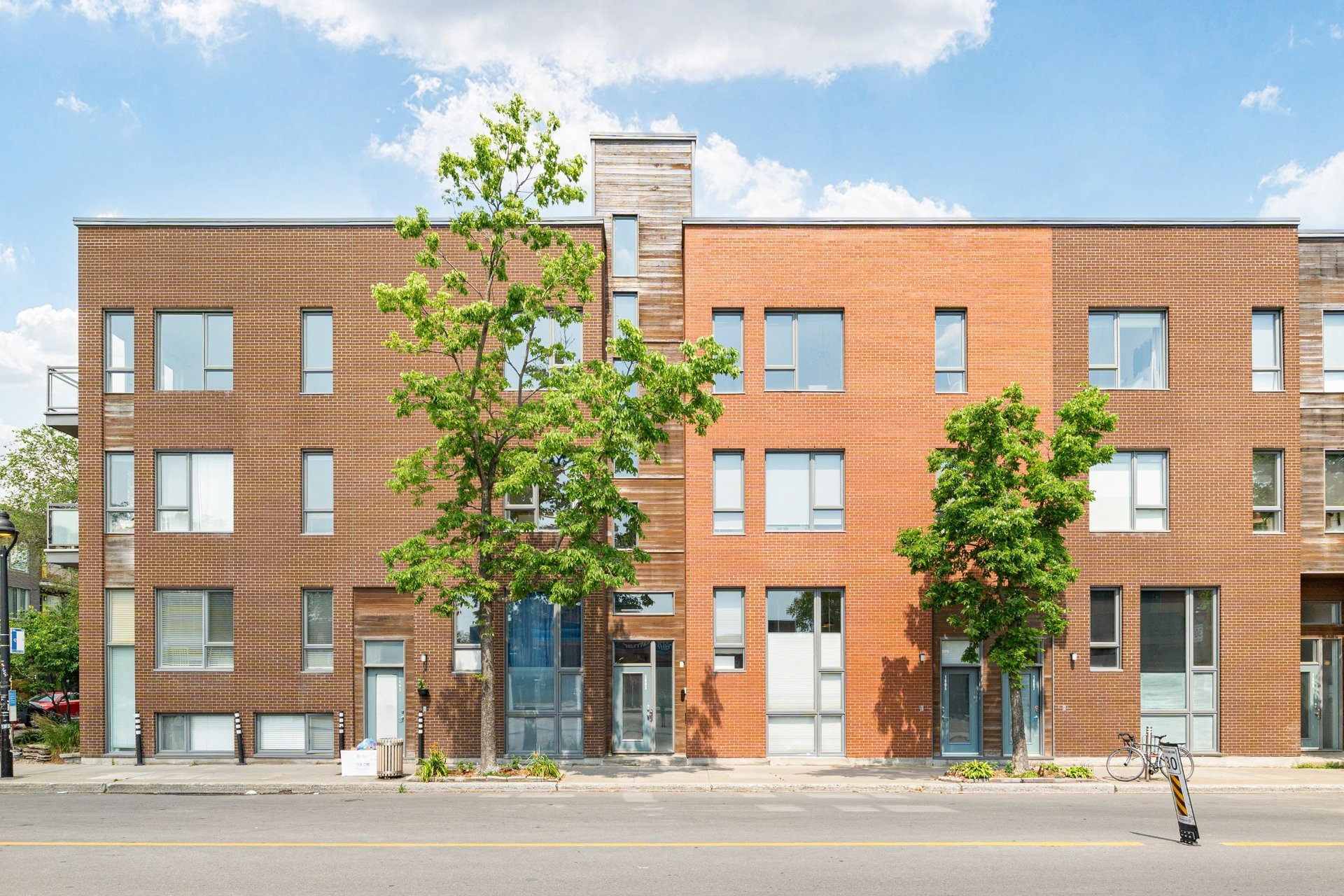 Appartement
                                                            à vendre  Montréal (Le Plateau-Mont-Royal)