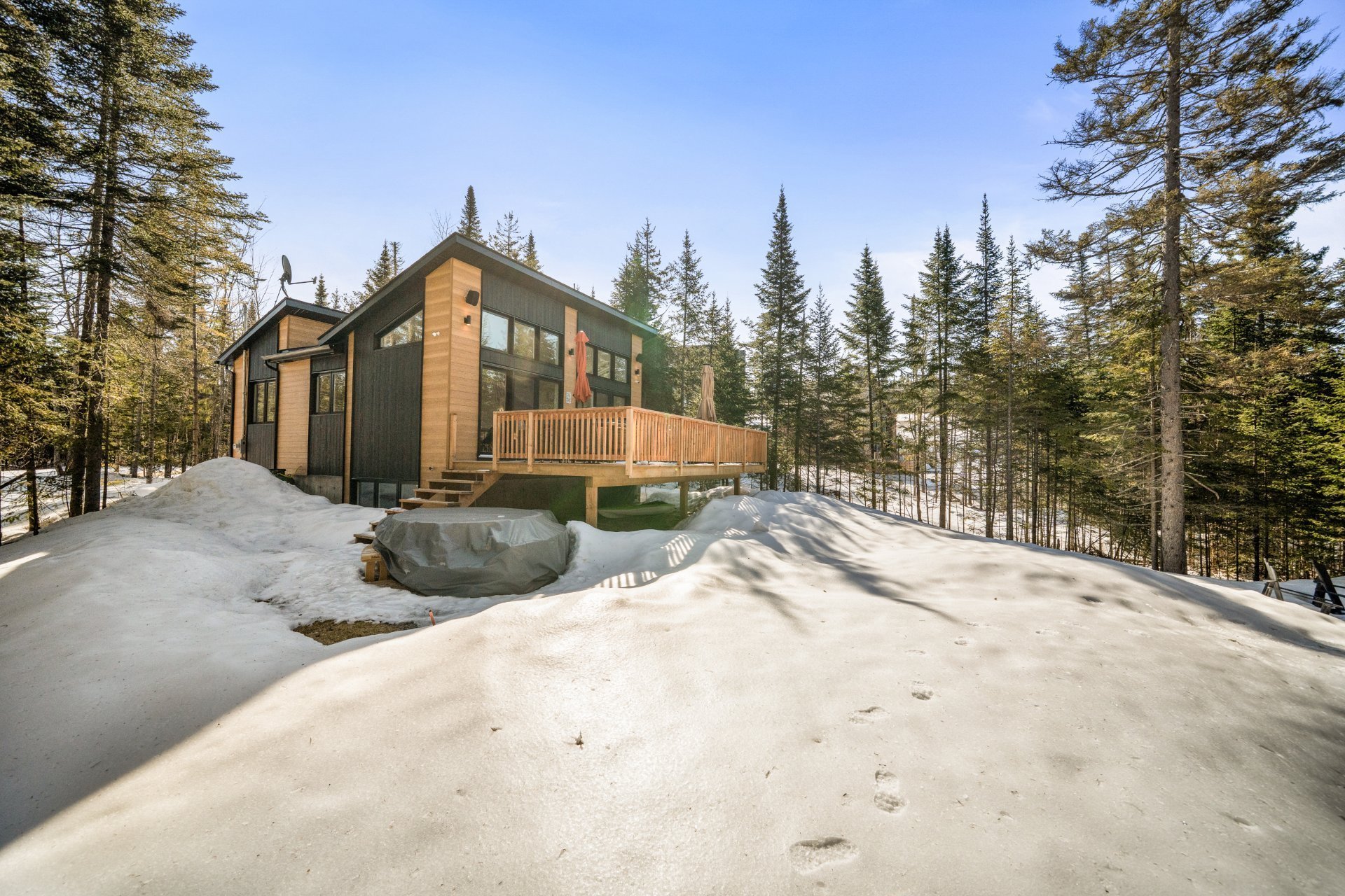 Maison à étages
                                                            
                                                            à louer Sainte-Lucie-des-Laurentides