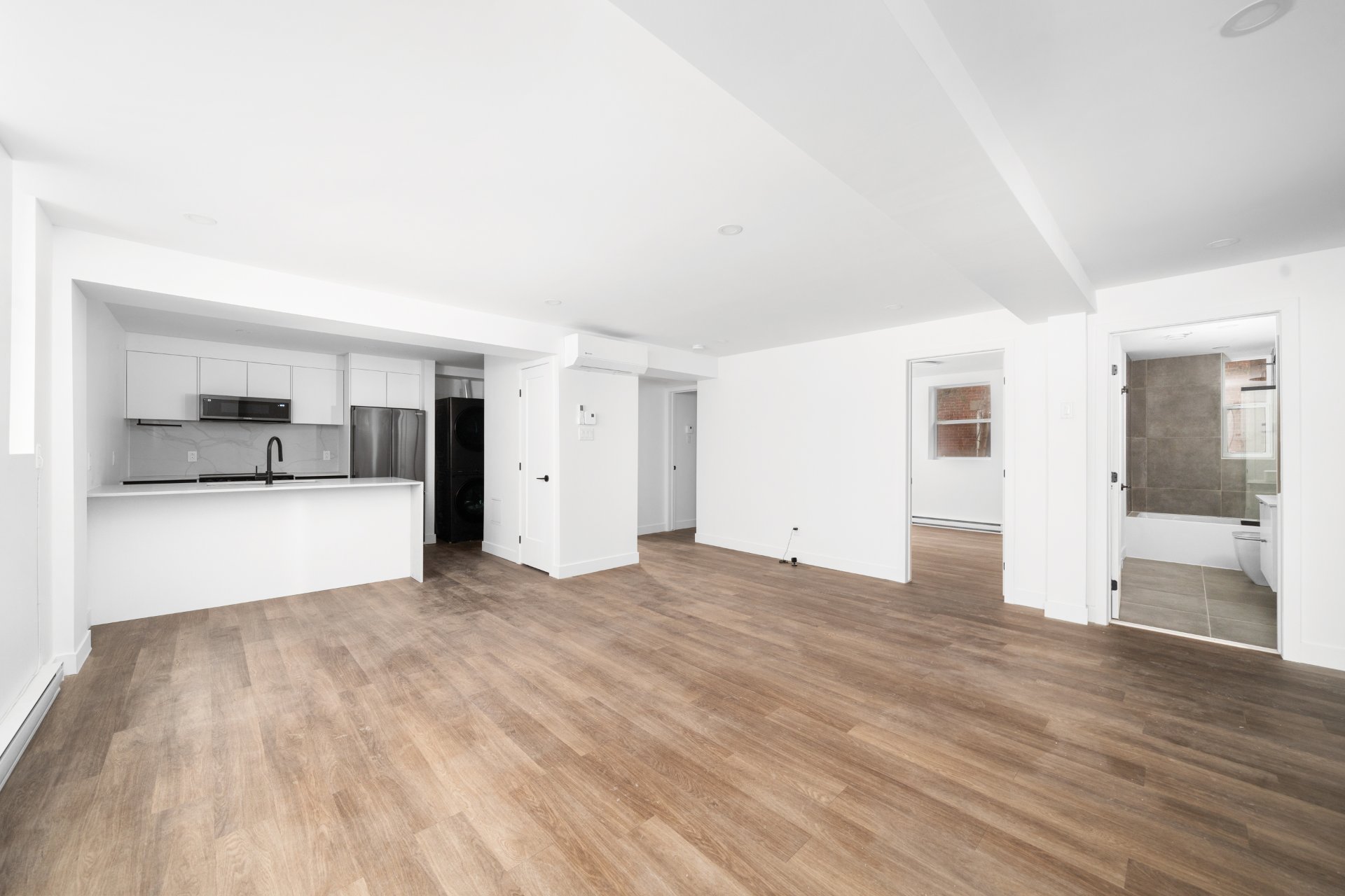 Triplex
                                                             for sale Montréal (Ville-Marie)